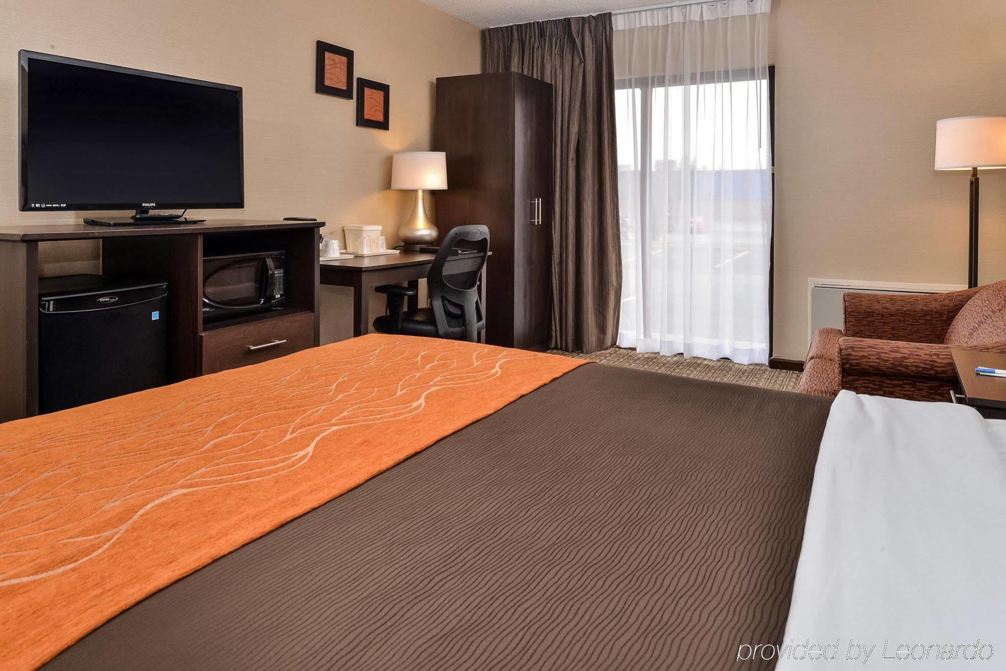 Comfort Inn Brampton Bagian luar foto