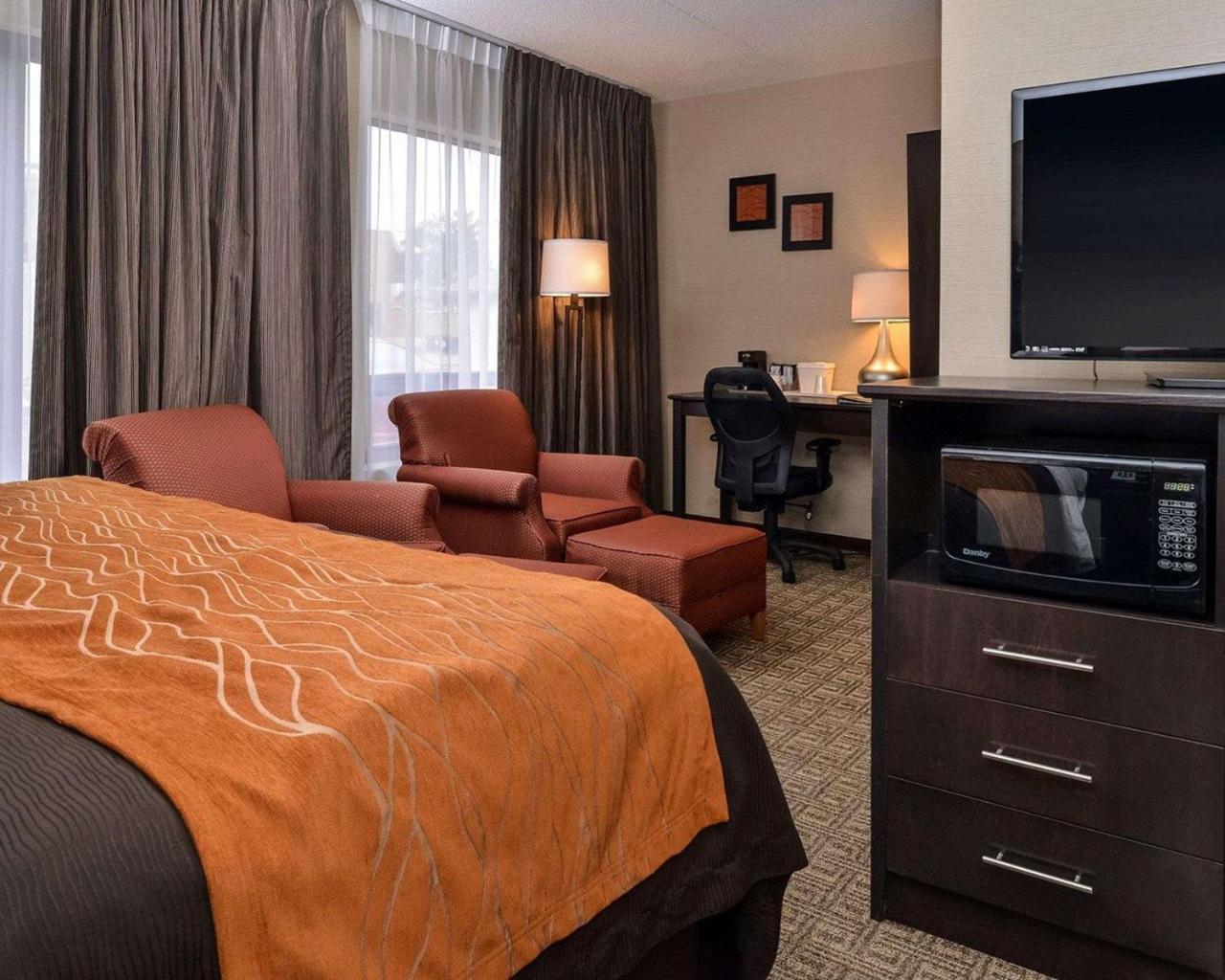 Comfort Inn Brampton Bagian luar foto