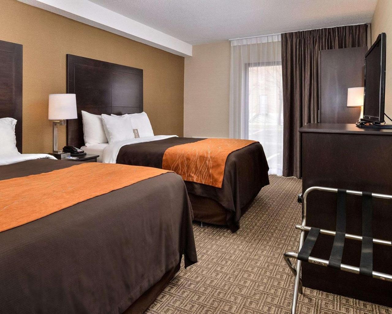 Comfort Inn Brampton Bagian luar foto
