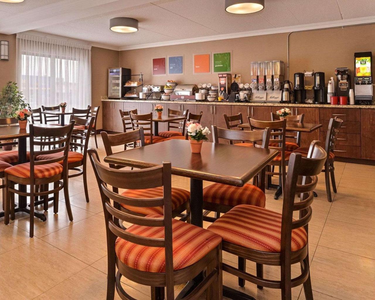 Comfort Inn Brampton Bagian luar foto