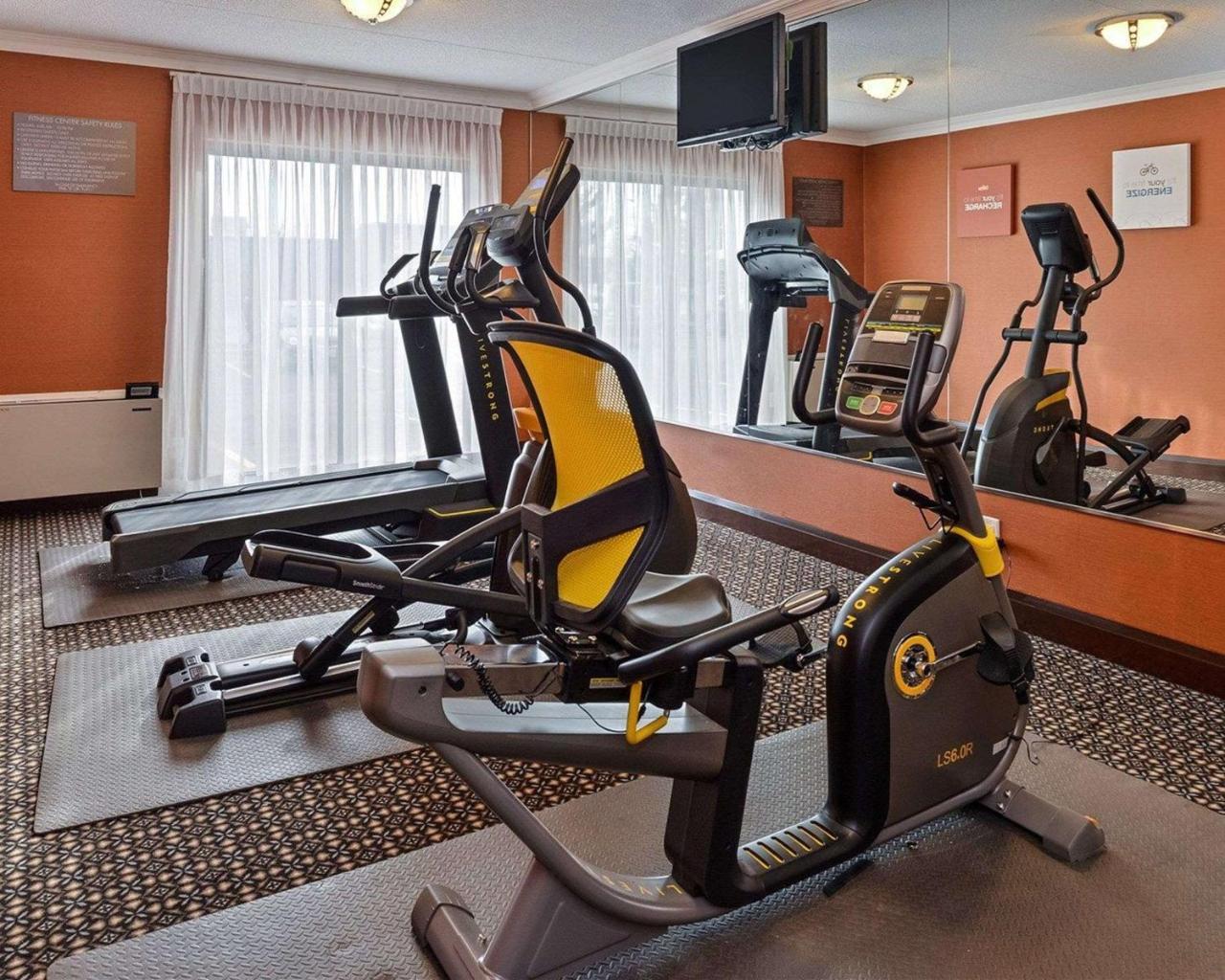 Comfort Inn Brampton Bagian luar foto