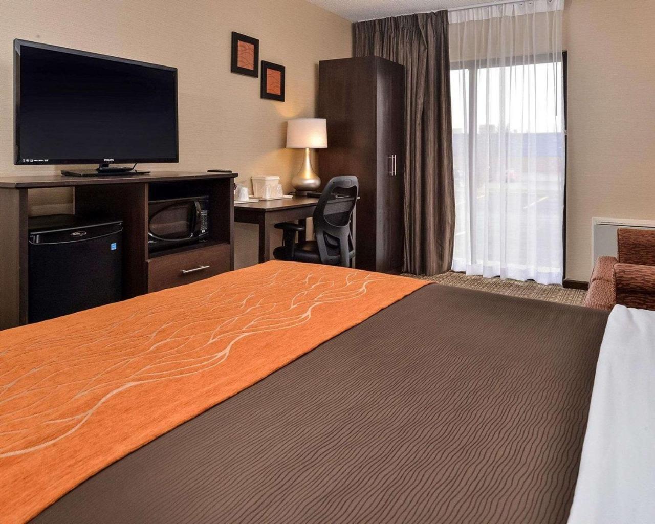 Comfort Inn Brampton Bagian luar foto