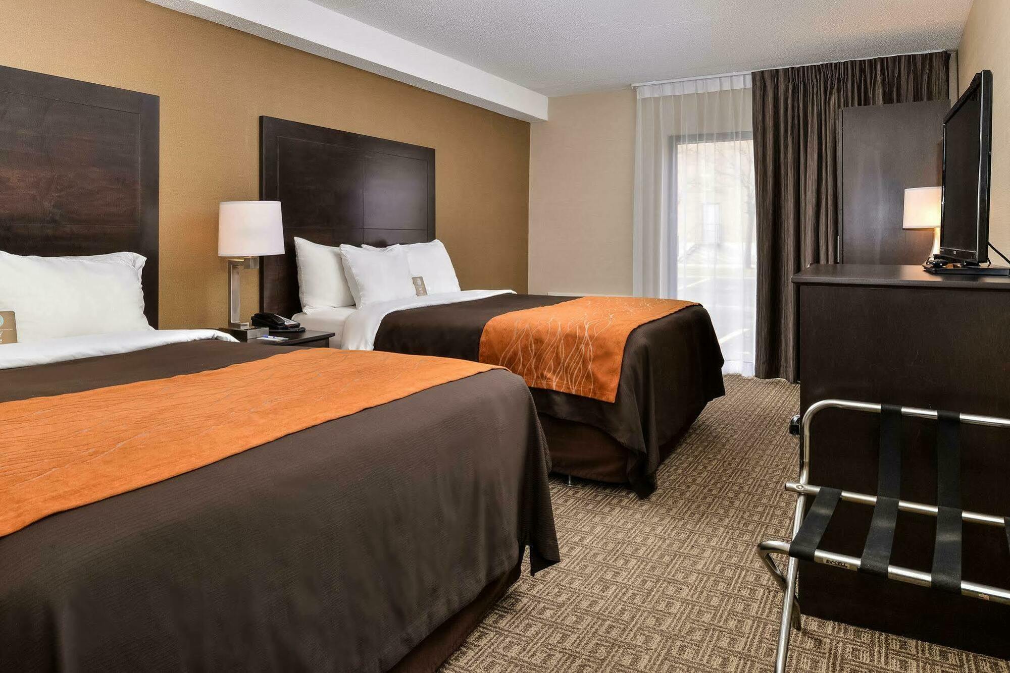 Comfort Inn Brampton Bagian luar foto